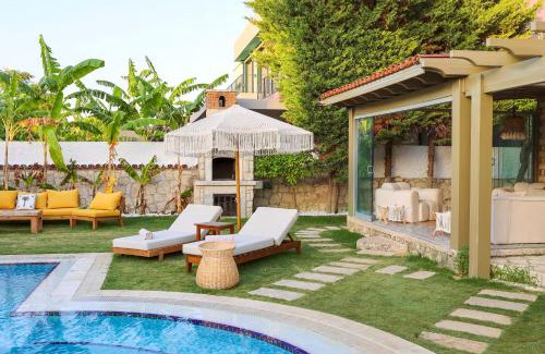 Hacımemis Hotel | Staff Alaçatı