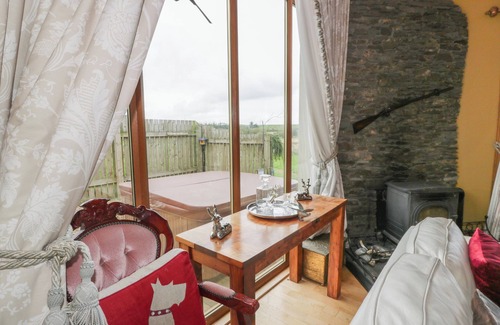 Galston Cottage | STAG LODGE, pet friendly, character holiday cottage in Galston