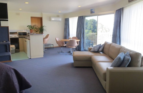 Dalrymple Hotel | Stansbury Holiday Motel