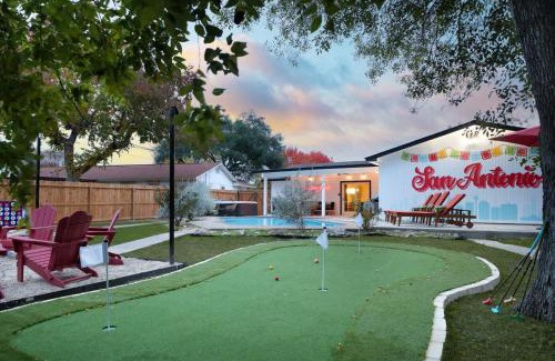 Oakwell Farms House | Starcrest 4 Br Haven Pool Hot Tub Putt Putt Arcade