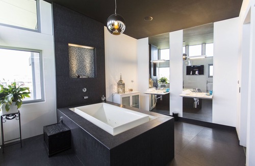 Indented Head Hotel | Starhaven Retreat