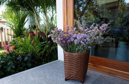 San Kamphaeng Villa | Starry Night Villa by Zhang Bin