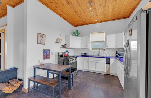 Claunch Apartment | Starry Sky + Serene Setting: Rural New Mexico Gem