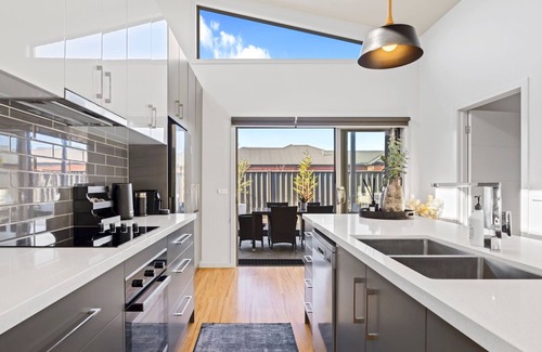 Mansfield House | Station House - Mansfield - Sleeps 8