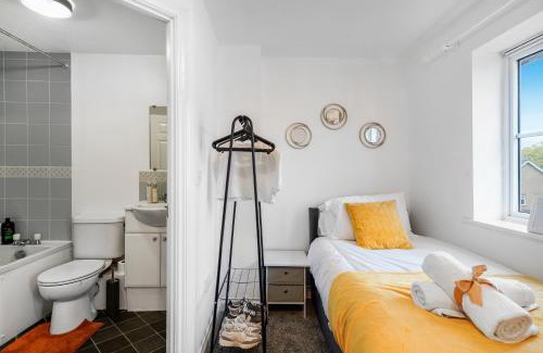 Langley Marish House | Station & Shops 3min walk I Heathrow 15 mins I x2 Ensuites I Parking x2