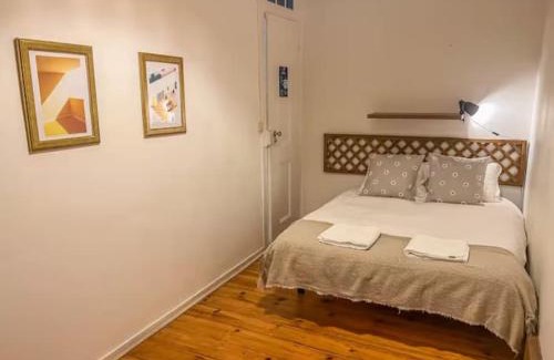Santos Apartment | Stay as a Local! Santos Historical 6 Bedroom Apartment III