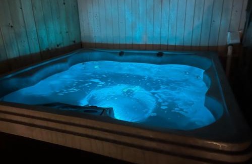 Ohiopyle Villa | Stay In Ohiopyle - closest place to the GAP trail in Ohiopyle, PA, Hot Tub