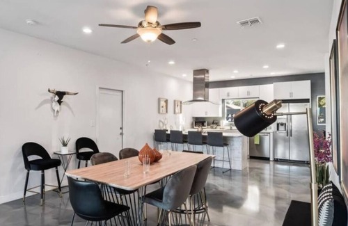 South Scottsdale House | Stay in Style Oldtown Waterslide Oasis+HTDPool+Spa