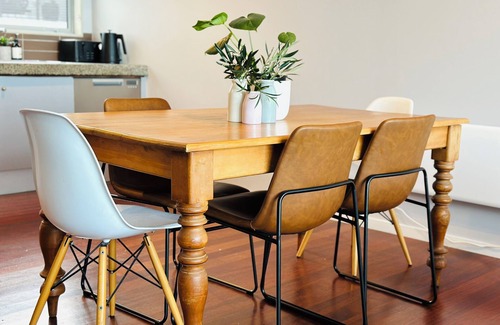 Petone Apartment | Stay on Jackson - quiet retreat in the centre on Petone