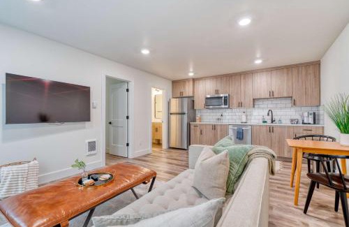 Belmont House | Stay Portland - The Madison Farmhouse - Vintage Shops & Espresso