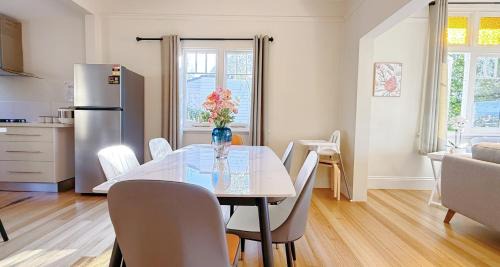 Trevallyn House | StayAU 2BR Home with Stunning Views in Tasmania