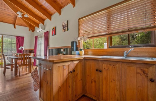 Badger Creek Cabin | StayAU 2BR Serene Lakeside Haven