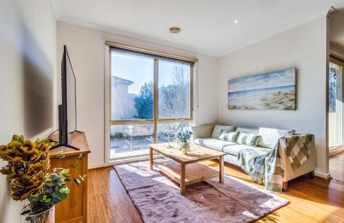 Sanctuary Lakes House | StayAU 3BR Cozy Retreat Point Cook Golf Nearby