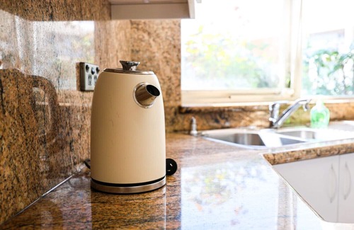 McKinnon House | StayAU 6BR McKinnon Pool Home