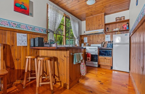 Badger Creek Cabin | StayAU Cozy 2BR Nature Getaway