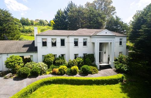 Warrandyte Villa | StayAU Expansive 7BR Villa Scenic Warrandyte