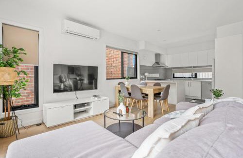 Bayswater North House | StayAU Modern 4-bedroom TH Bayswater