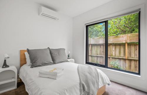 Bayswater North House | StayAU Modern 4-bedroom TH Bayswater