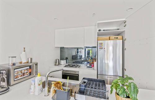 Oakleigh House | StayAU Modern Townhouse