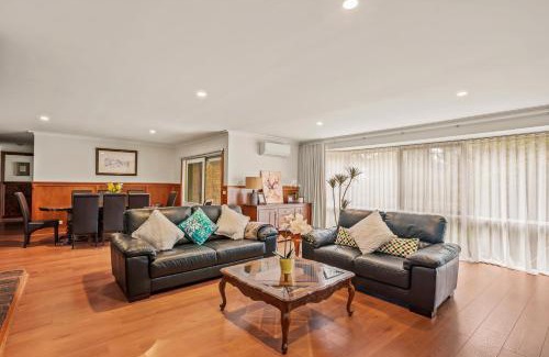 Badger Creek House | StayAU The Homestead 4BR Spacious Nature Retreat