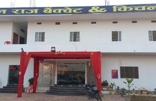 Robertsganj Hotel | STAYMAKER Hotel Raj Banquet