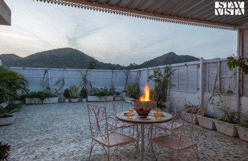 Udaipur District Villa | StayVista at Arka Crest with Jacuzzi, Bonfire, Wi-Fi