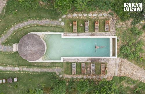 Una Villa | StayVista at Artisanal Heights with Jacuzzi and Infinity Pool