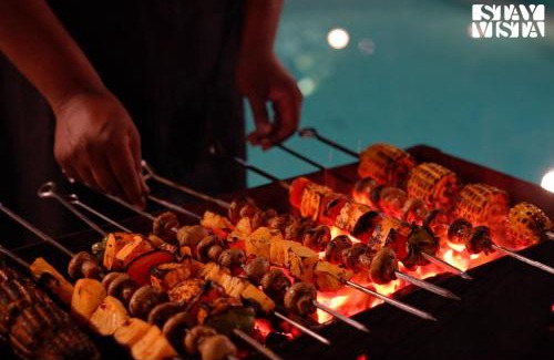 Bissar Akbarpur Villa | StayVista at Avanya Retreat with Bonfire, BBQ