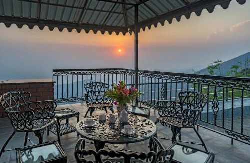 Kasauli Villa | StayVista at Horizon 4BHK with Breakfast & Valley view