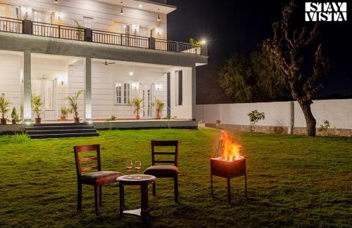 Jaipur Villa | StayVista at Mustang Meadow - Lawn & WiFi