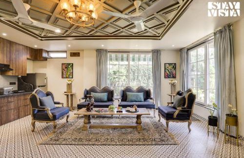 Pachmarhi Apartment | StayVista at Pandav Greens with Lawn & Bonfire