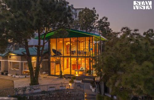 Barog Apartment | StayVista at Serene with Outdoor Bonfire