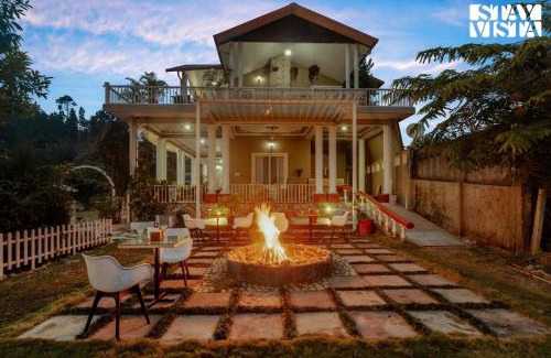 Bullawala Villa | StayVista at SilverSpring Cottage with Valley View & Bonfire