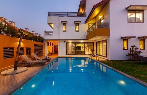 Valsad Villa | StayVista at The Fern