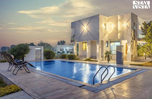 Rajawas Villa | StayVista at The Saket Farm with Pool, Bonfire