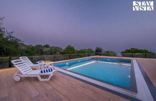 Mahabaleshwar Villa | StayVista at The Windchime with Pool & Gazebo
