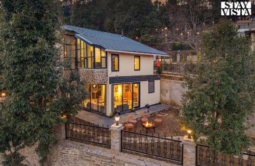Mukteshwar Villa | StayVista at Villa Vienna with Lawn & Bonfire