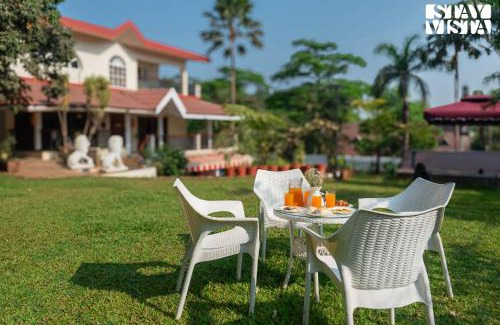 Khandala Villa | StayVista's Hillside Serenity - Hill-view villa with Outdoor pool, Bar, Spacious lawn, and Indoor & Outdoor activities
