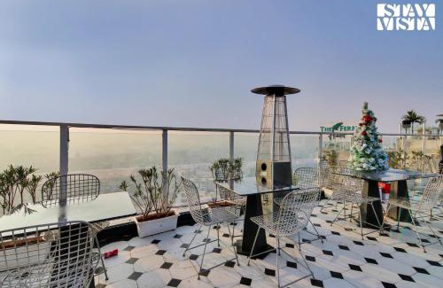 Shyam Nagar Apartment | StayVista's Skyline Studio Apartments - Urban Oasis with Terrace, Gym & Bar