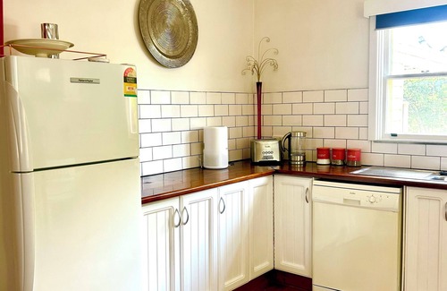 Kyneton House | Stella house Off Piper. nnSpacious 4-bedroom house in charming Kyneton