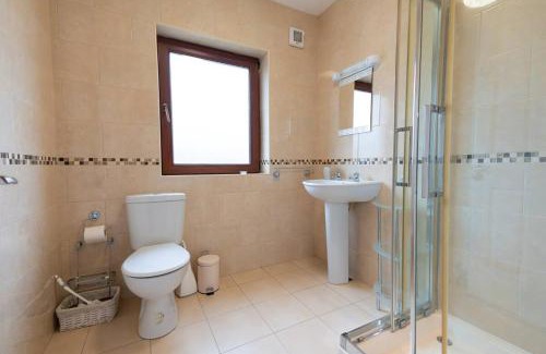 Dingle House | Steps from Main Street - Dingle