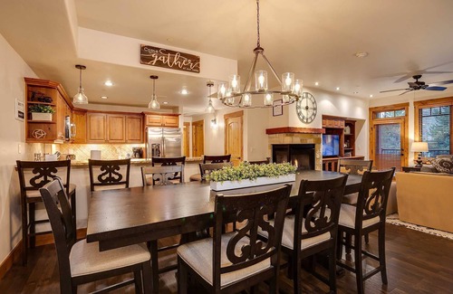 Steamboat Springs Condo | *Steps to Gondola* 5 Bedroom 5 Bath *