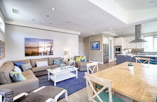 Pierpont Bay House | StepsToSand & Local Spots! Ocean Views W/Balconies