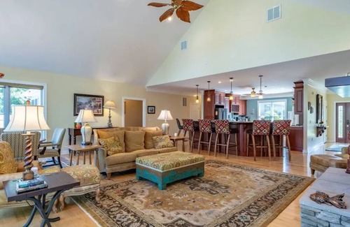 Bracey House | Still Waters Refuge | Main Lake Luxury w/Spectacular Sunset Views of Lake
