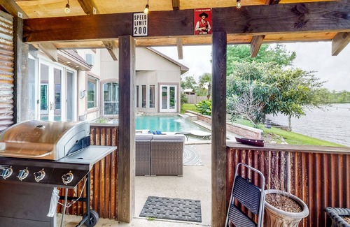 Lakeview  Jefferson County House | Stillwaters Paradise Resort-Style Pool & Jacuzzi