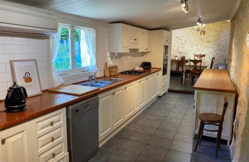 Stirling House | Stirling Cottage