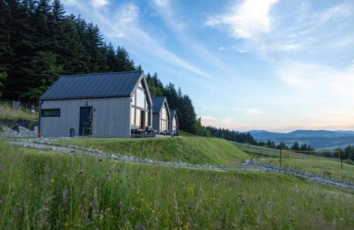 gmina Kamienica House | Stodoły Modyń - Domki w Beskidzie Wyspowym - staw kąpielowy, balia, sauna, grota solna - widok na góry