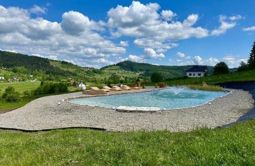 gmina Kamienica House | Stodoły Modyń - Domki w Beskidzie Wyspowym - staw kąpielowy, balia, sauna, grota solna - widok na góry