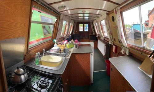 Stone House | Stone - Boat - Sleeps 8 - Pet Friendly-85ws