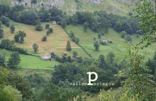 Queveda Cottage | Stone Cottage garden Barbecue Santillana del mar Near All beach and mountains
